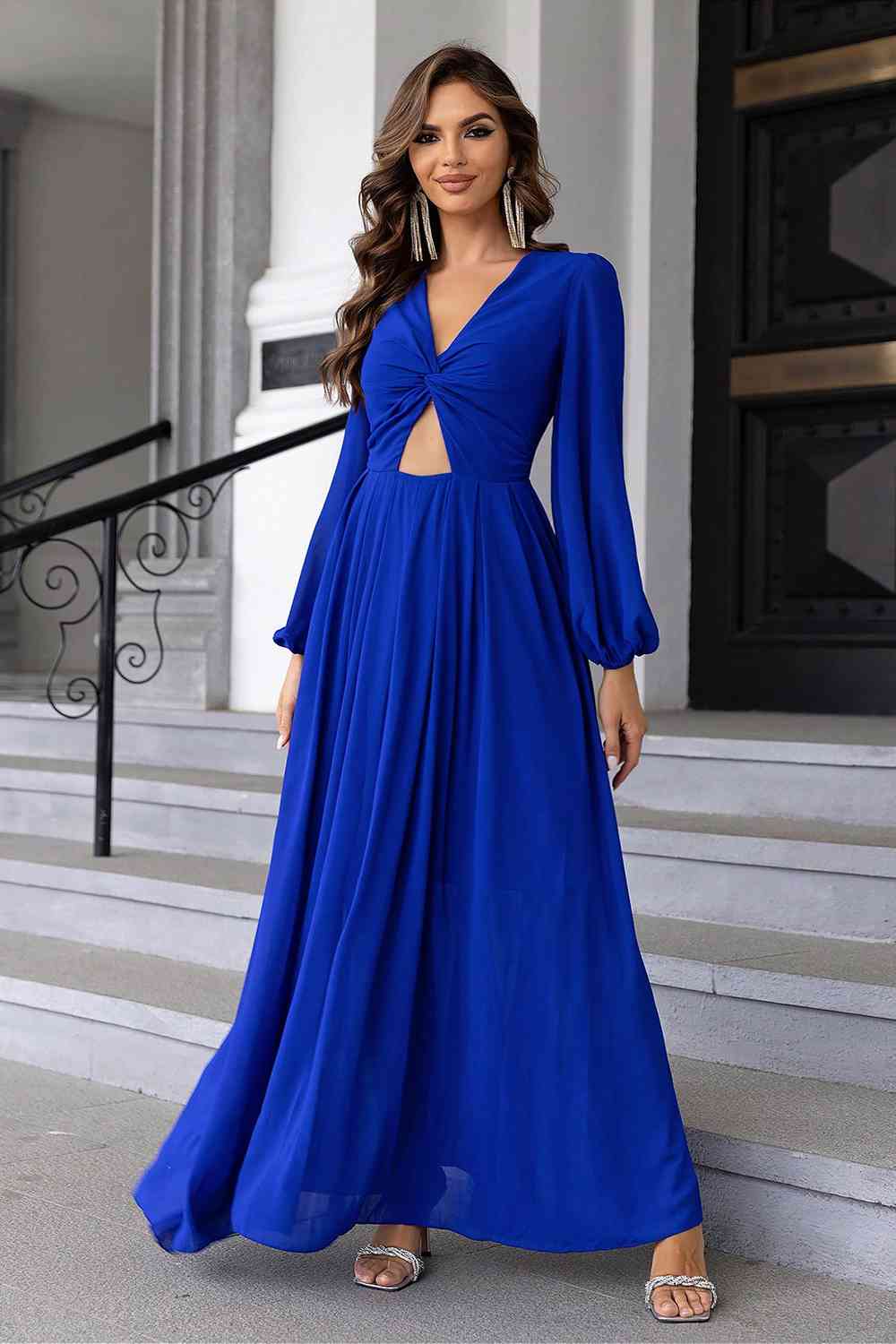 Twist Front Cutout Long Sleeve Dress – Camino Las Palmas Twist Front Cutout Long Sleeve Dress – Camino Las Palmas